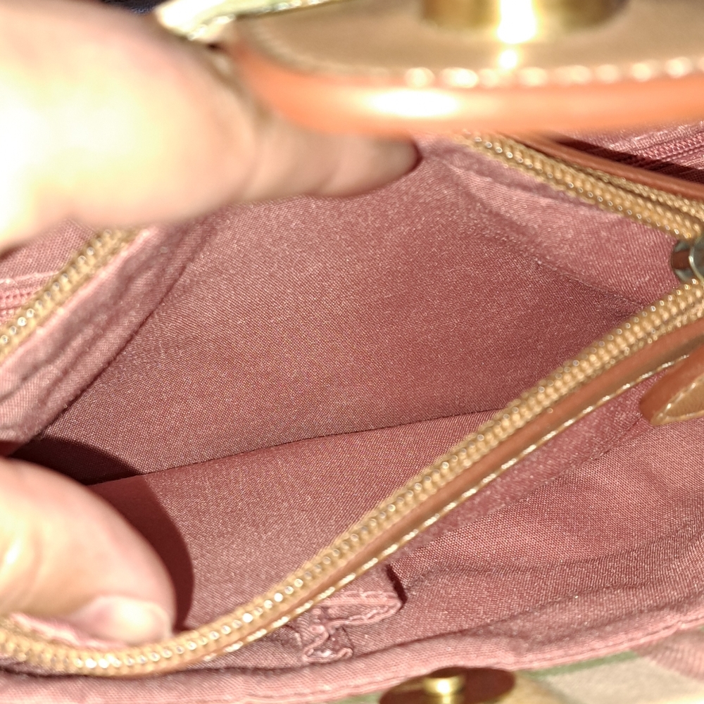 Ladies Relic Handbag - Picture 5 of 13